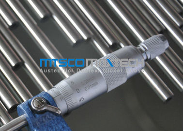 Tubulação sem emenda de aço inoxidável da precisão de ASTM A213 904L, tubo estirado a frio do comprimento reto